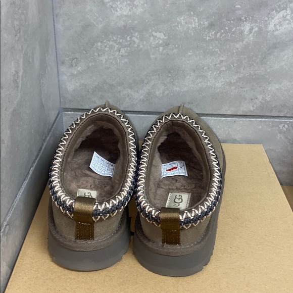 UGG Kids Brown Slip-On Shoes - Picture 3 of 6
